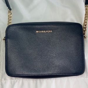 Navy Blue Michael Kors Jet Set Large Saffiano Leather Crossbody Bag